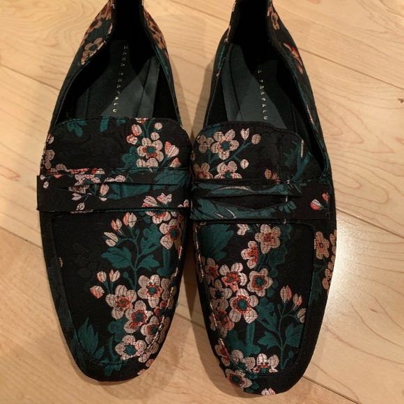 Zara Flats - Picture 2 of 3